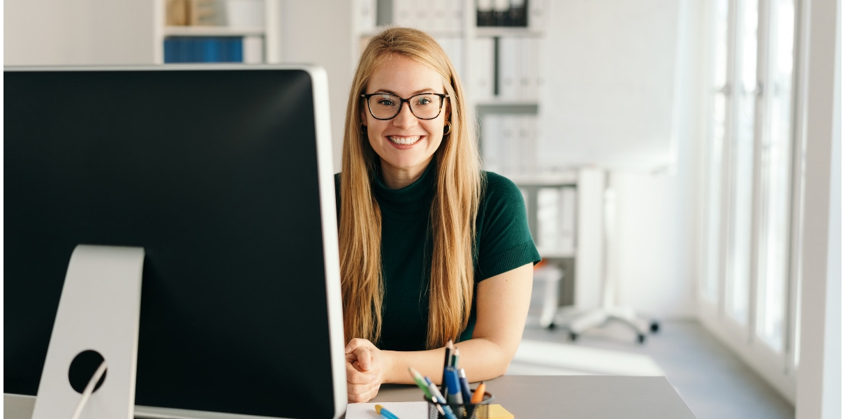Guía esencial para combinar accesorios con tu ropa de trabajo